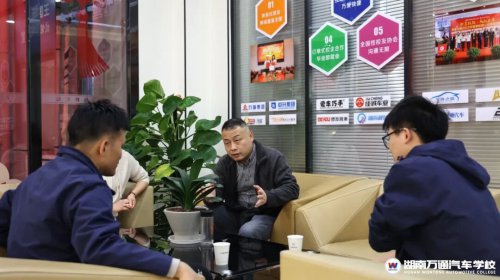 强强联手!中联重科土方机械有限公司莅临湖南万通洽谈焊接人才合作