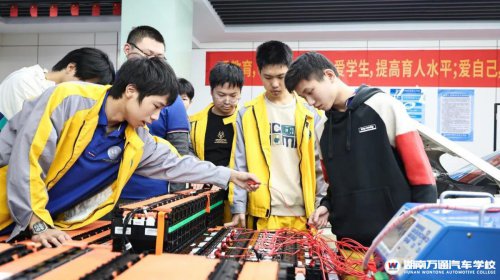 初高中生现在报名湖南万通的优势有哪些?