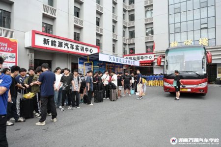 湖南万通百名学子奔赴小鹏!从校园到职场,就业无忧一键直达