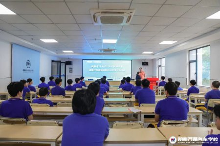 仟格新能源总经理杨进受聘我校企业合作导师,专场讲座赋能学子职业成长