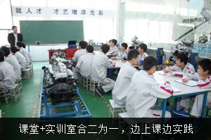 ����+ʵѵ�Һ϶�Ϊһ�����Ͽα�ʵ��